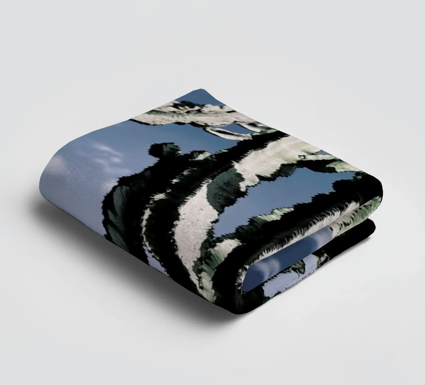 Radial towel by Flora & Fauna