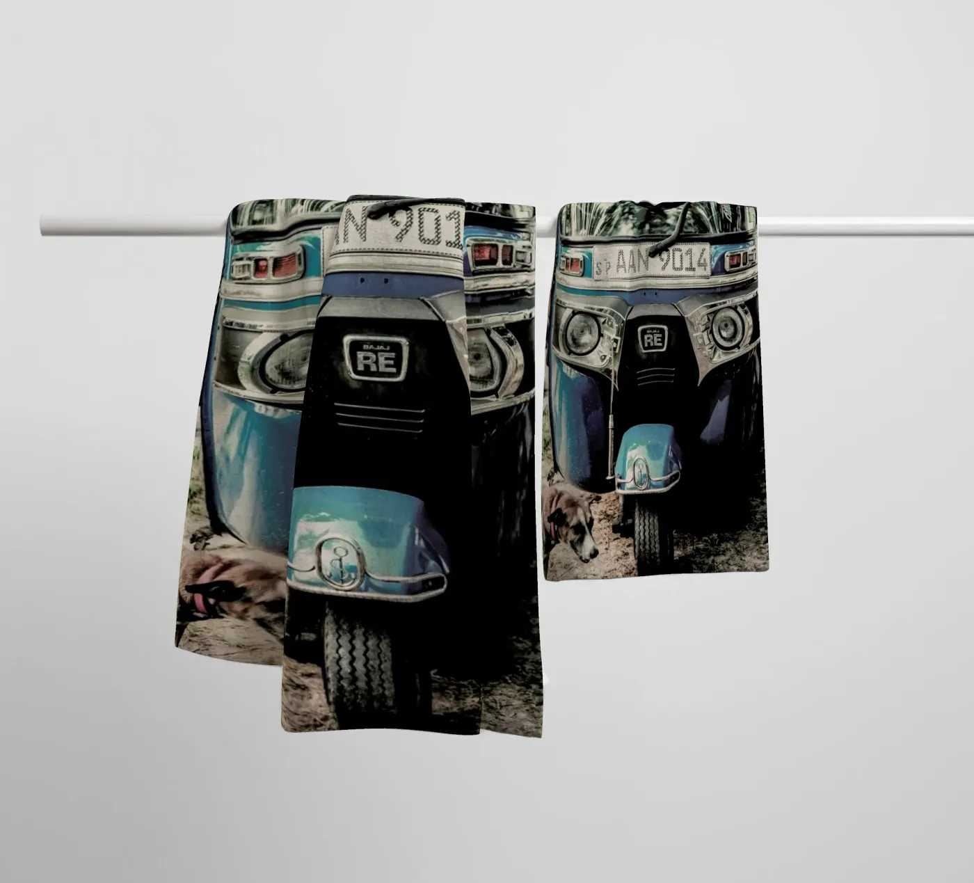 Self Drive badhanddoek van Shot By Clint