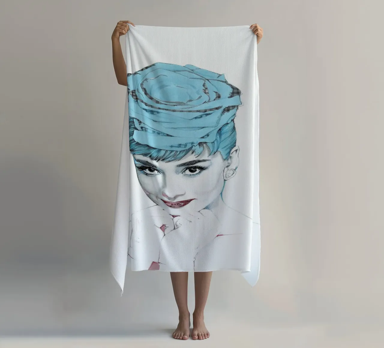 Audrey Hepburn in blu telo mare da Susana Miranda ilustracion