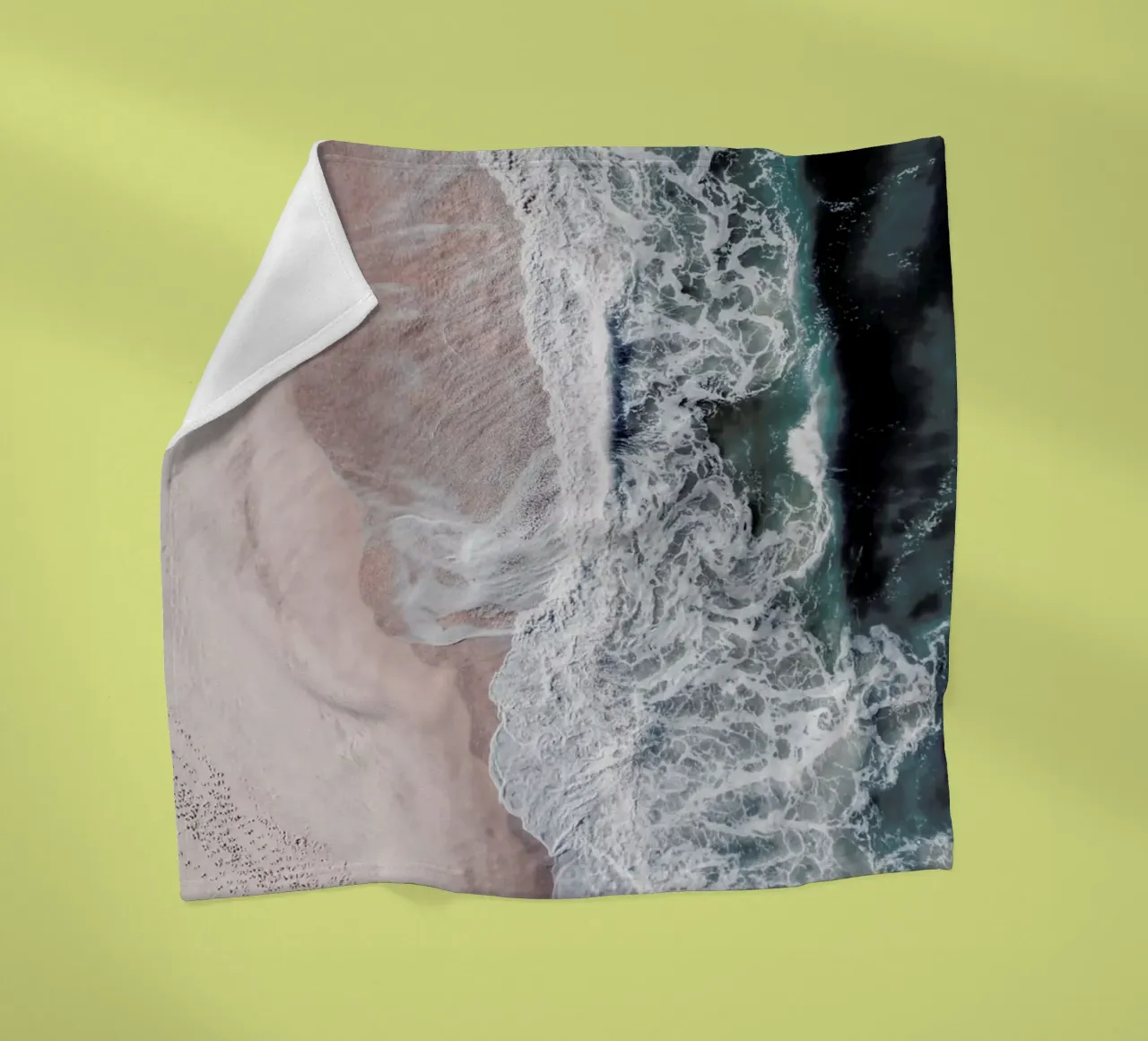 Crashing Waves coperta in pile da Ingrid Beddoes