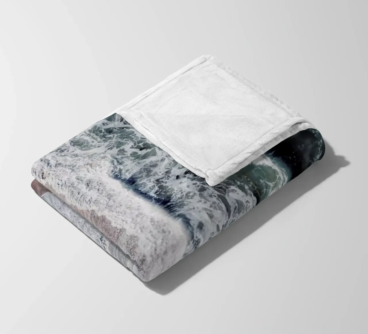 Crashing Waves coperta in pile da Ingrid Beddoes