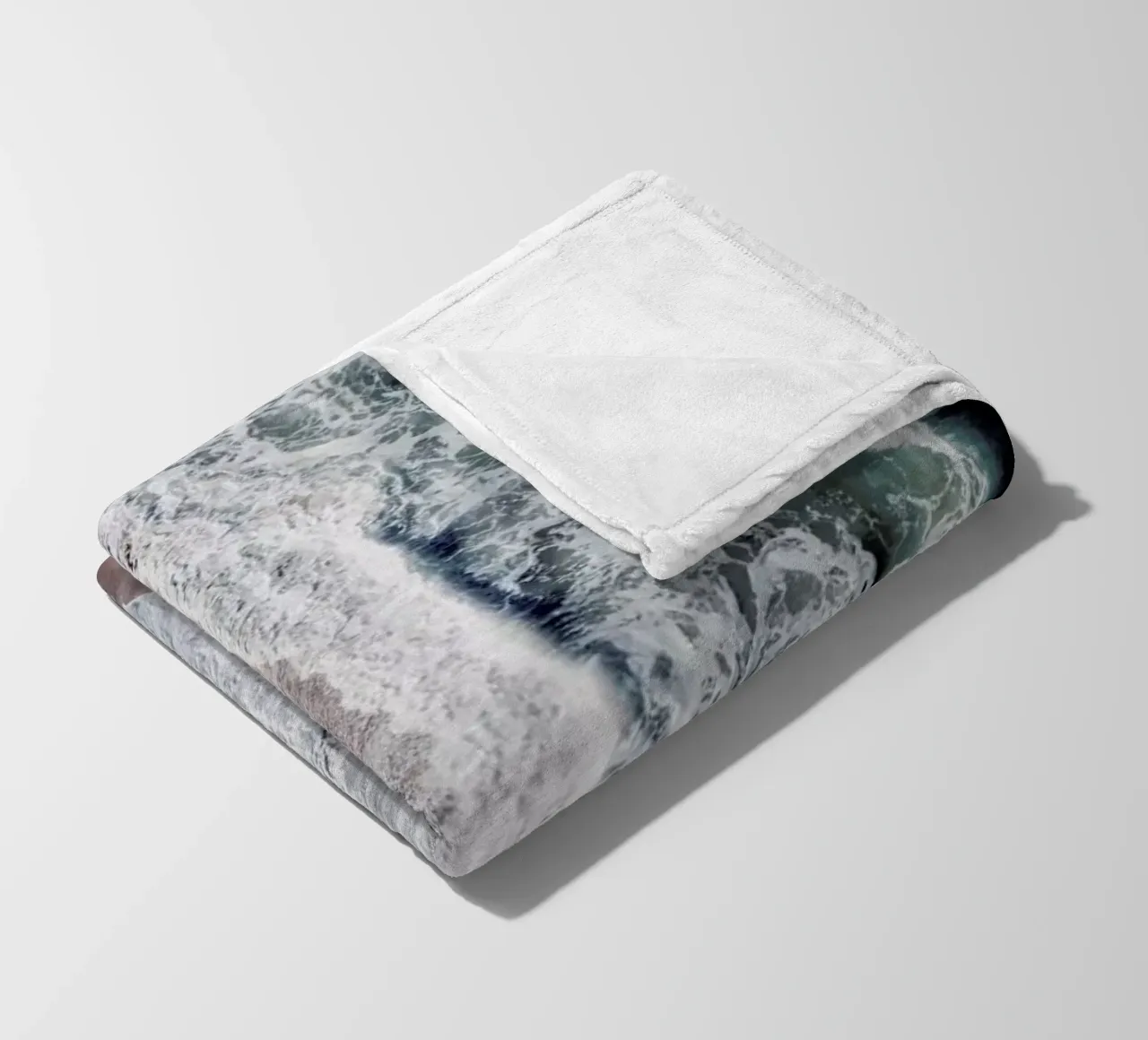 Crashing Waves coperta in pile da Ingrid Beddoes