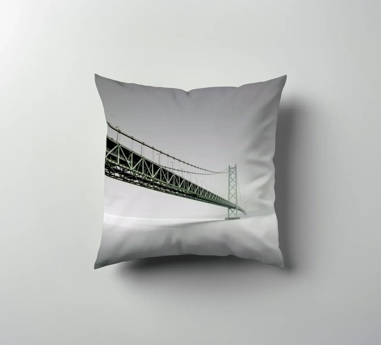 Akashi Kaikyō Bridge - Japan 2019 cuscino da Håggard Photography | Ronny Behnert