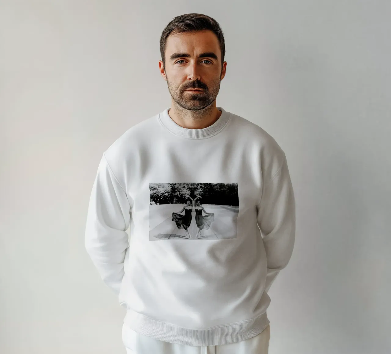 Perfect Symmetry felpa da Runway Collective