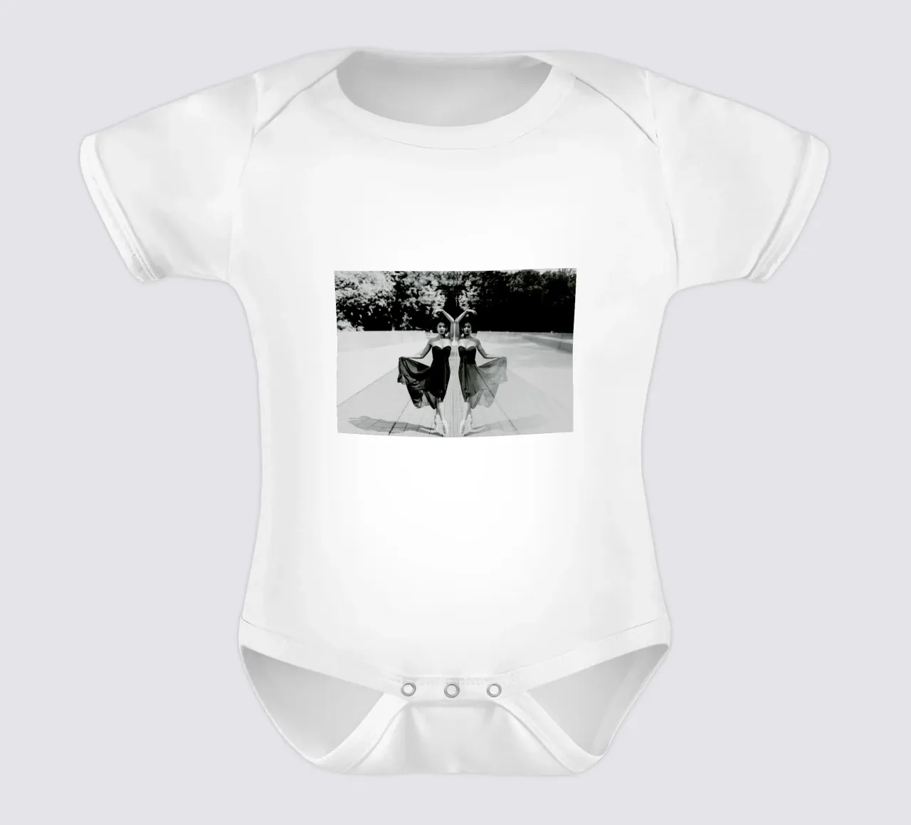 Perfect Symmetry body neonato maniche corte da Runway Collective