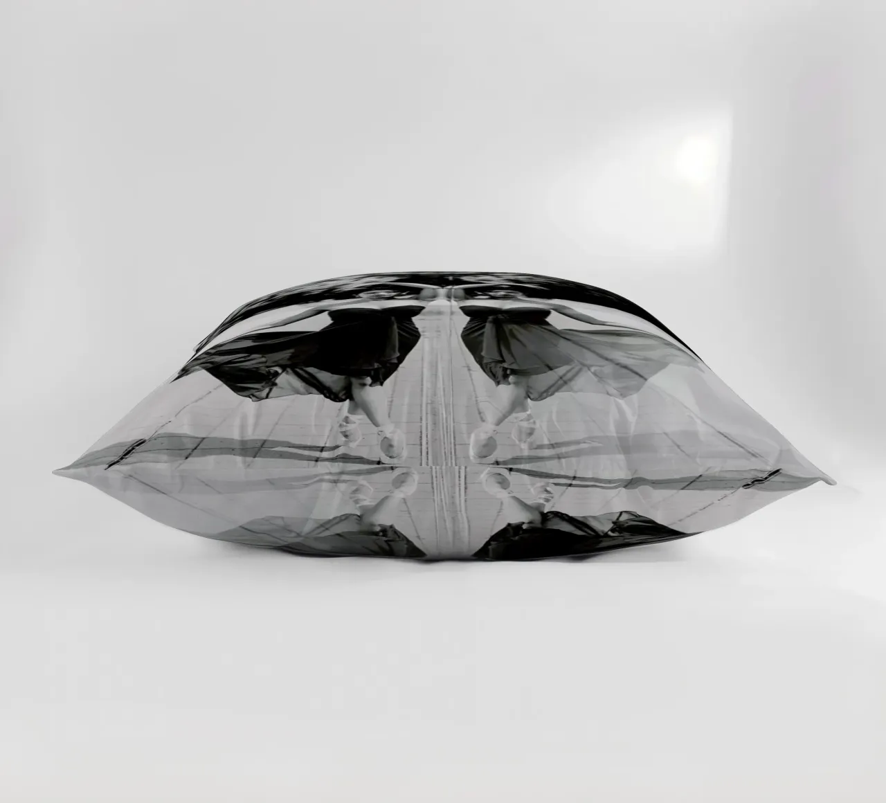 Perfect Symmetry cuscino da Runway Collective