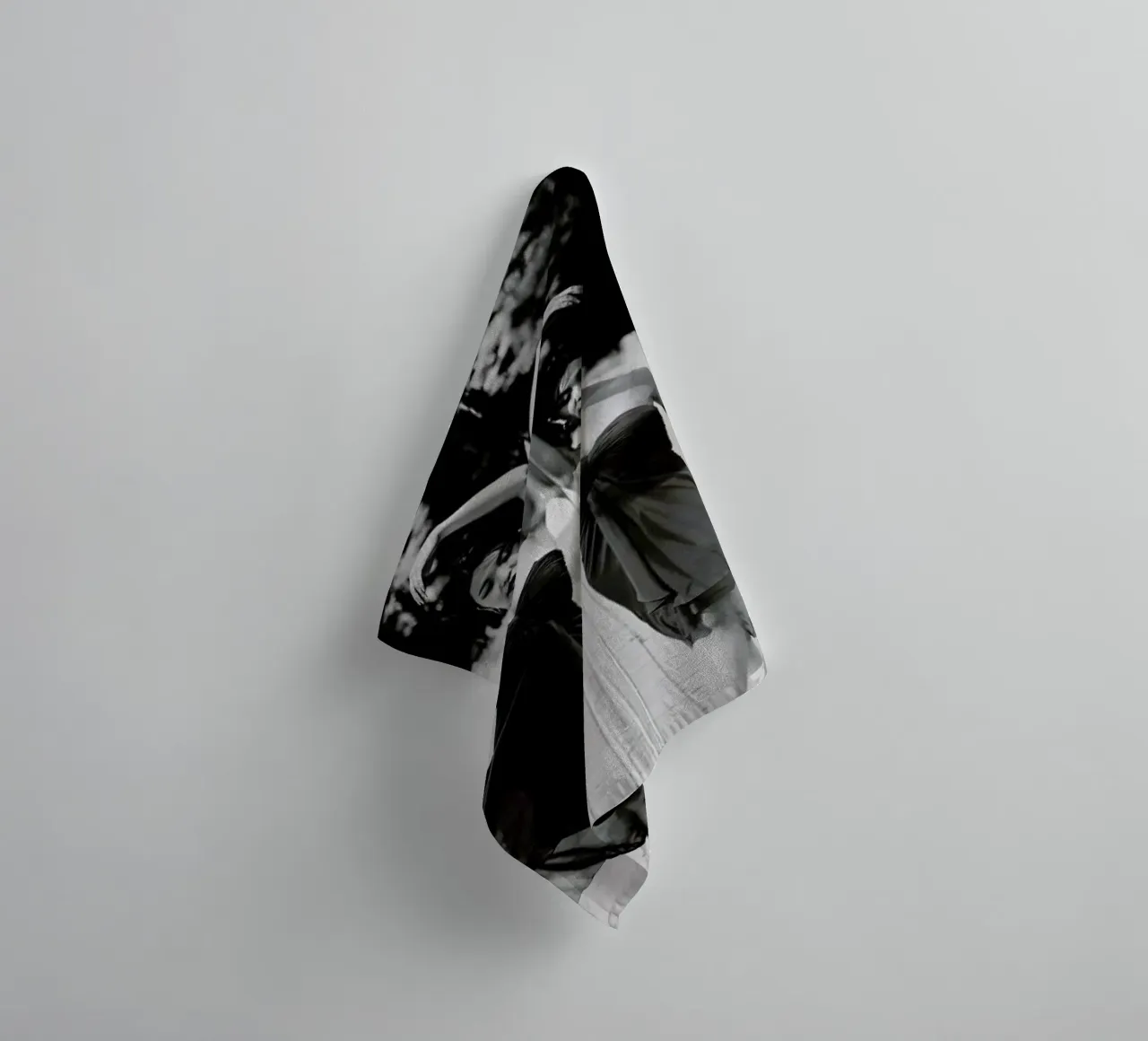 Perfect Symmetry asciugamano da bagno da Runway Collective