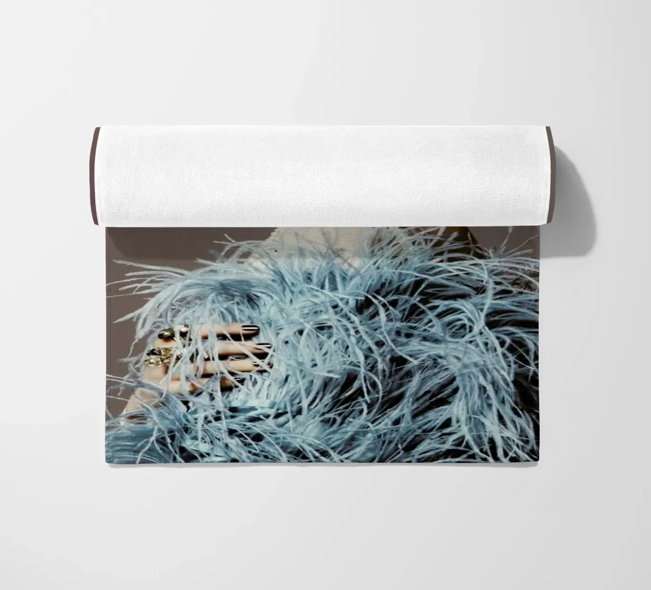 Feathers II telo mare da Runway Collective
