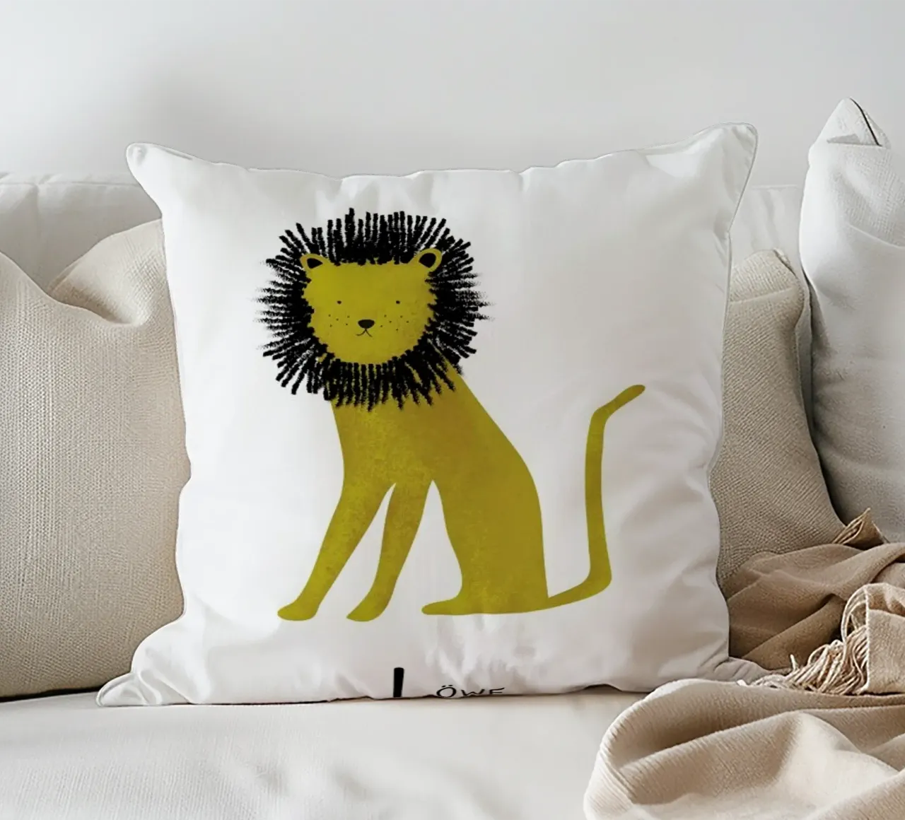 Löwe Kissen von Little Flourishes