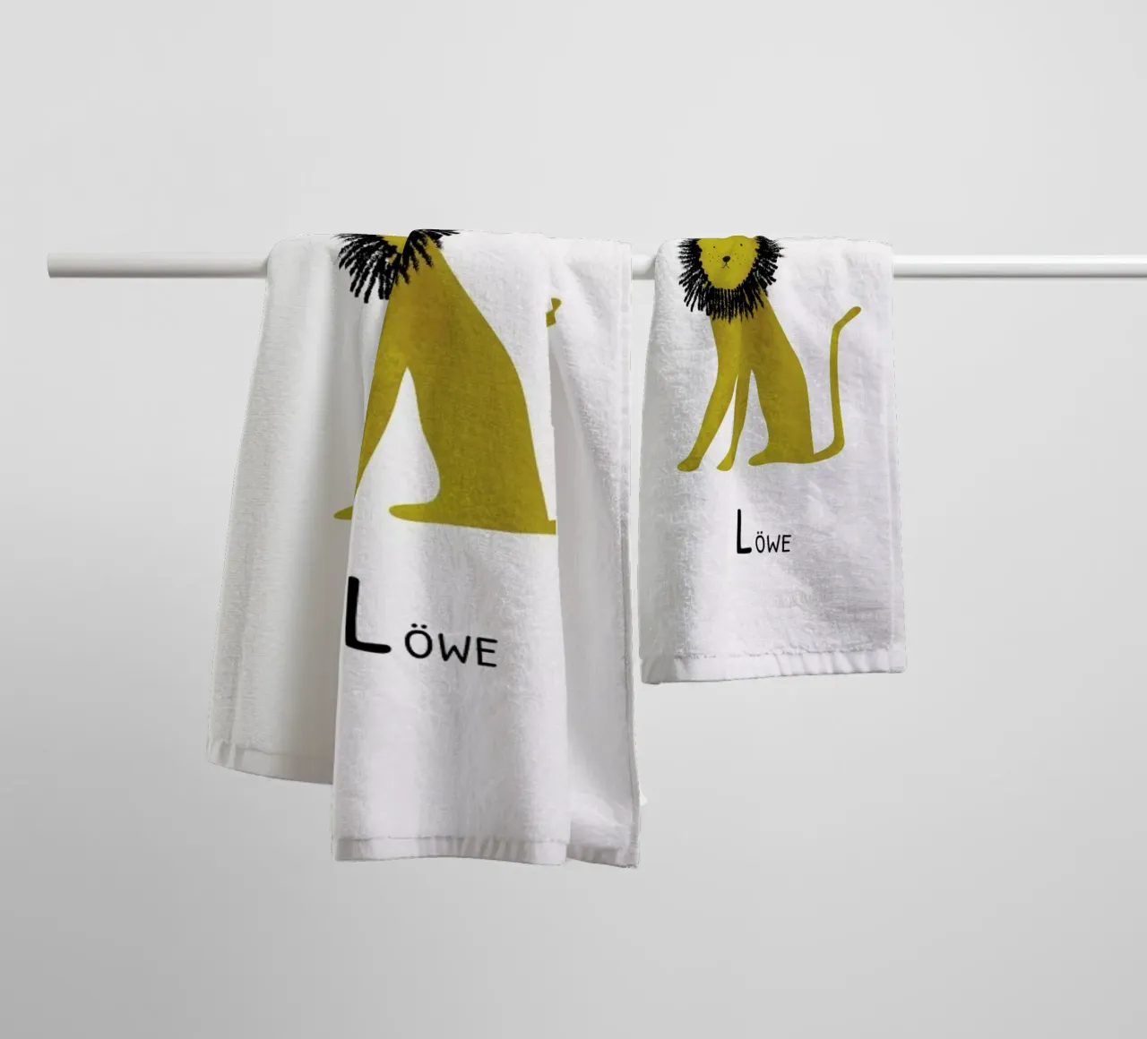 Löwe badhanddoek van Little Flourishes