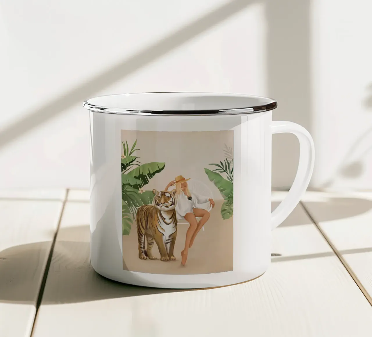 The Lady and the Tiger tazza in smalto da Flow Line