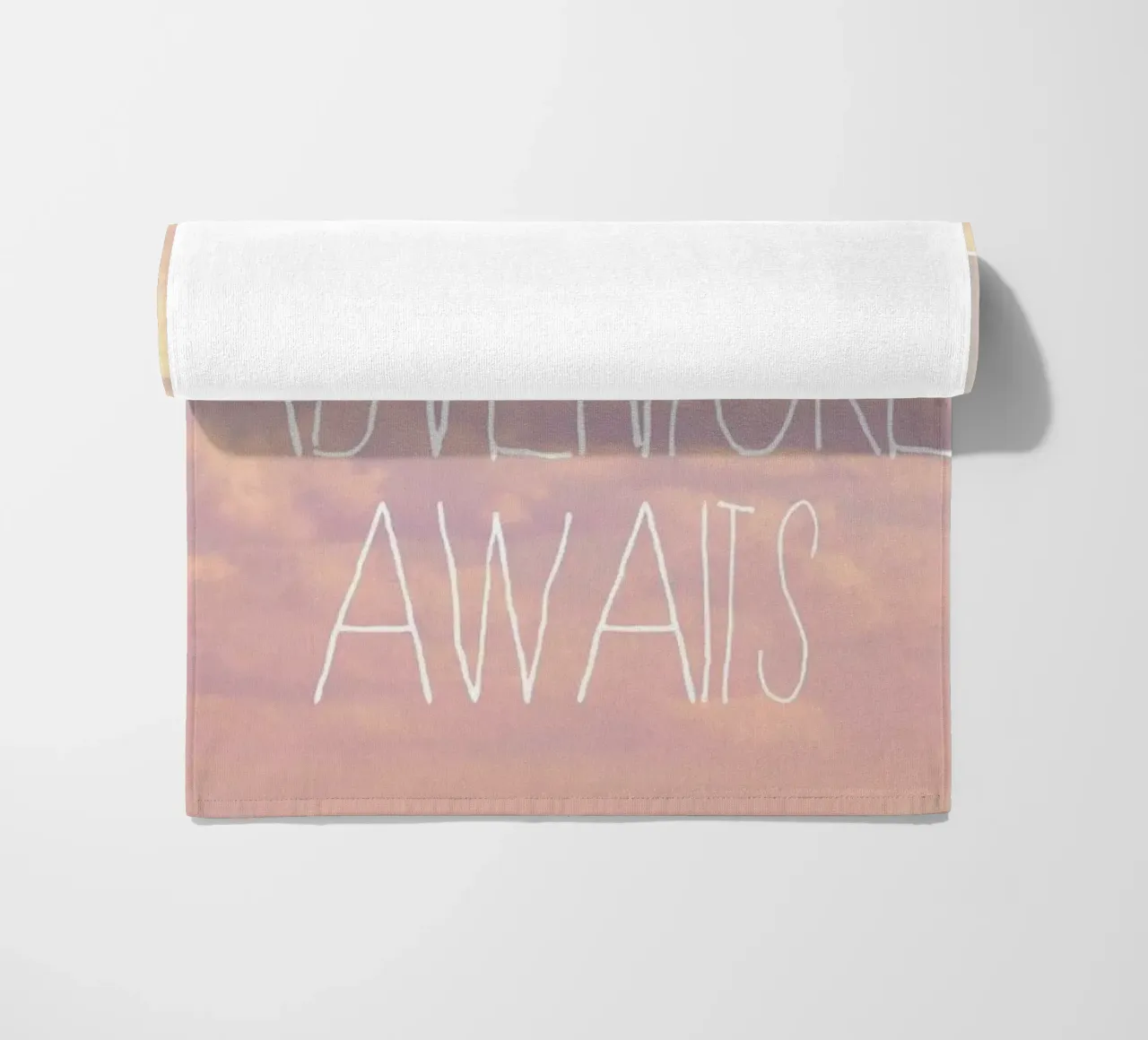 Adventure Awaits 1 telo mare da Vintage Skies