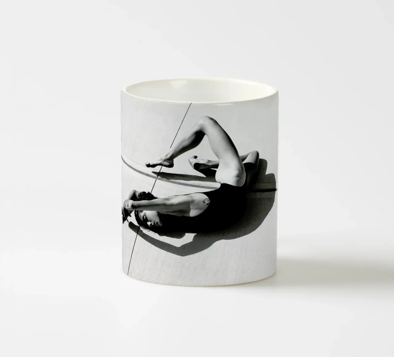 Physicality tazza in ceramica da Runway Collective