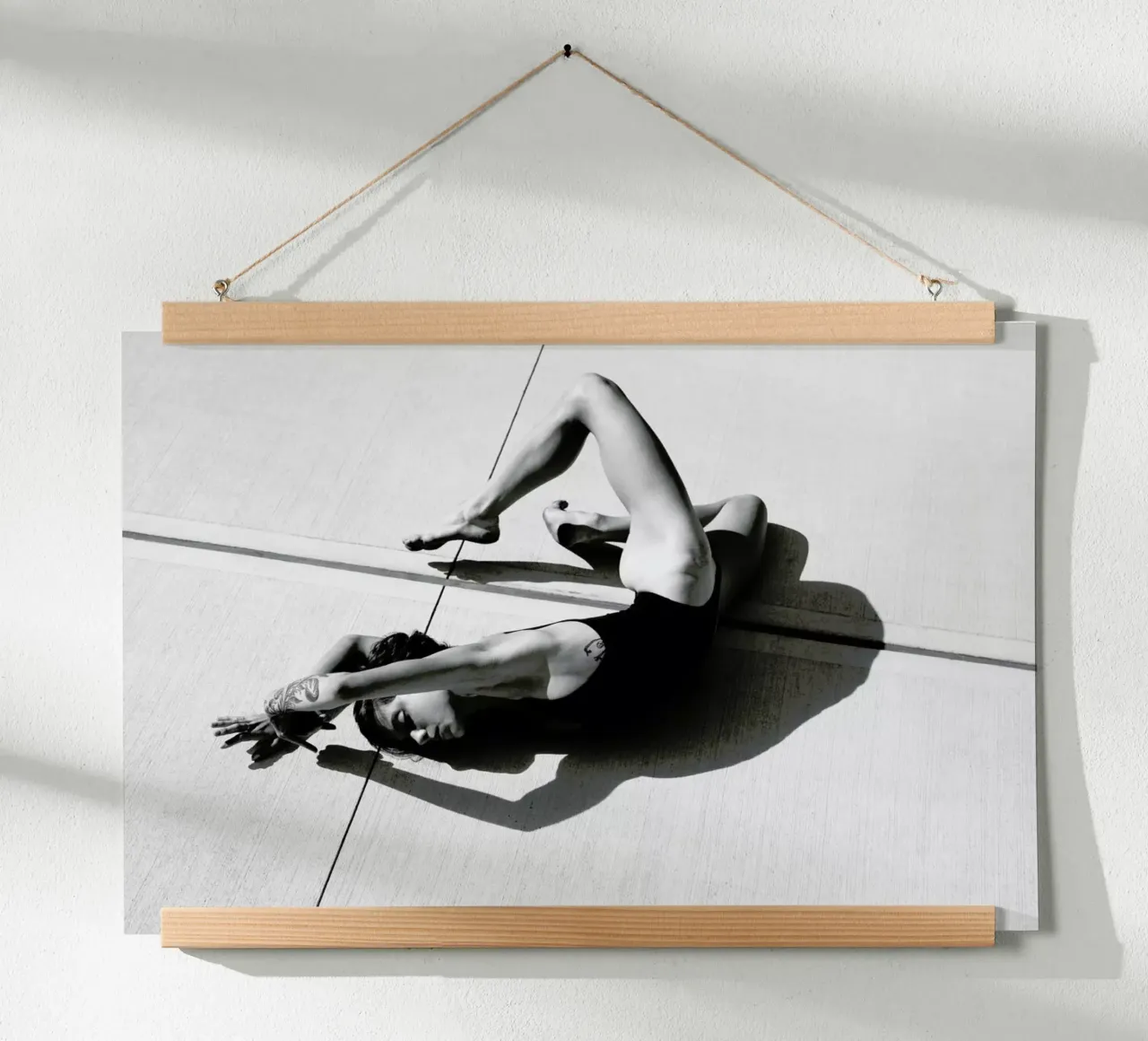 Physicality poster da Runway Collective