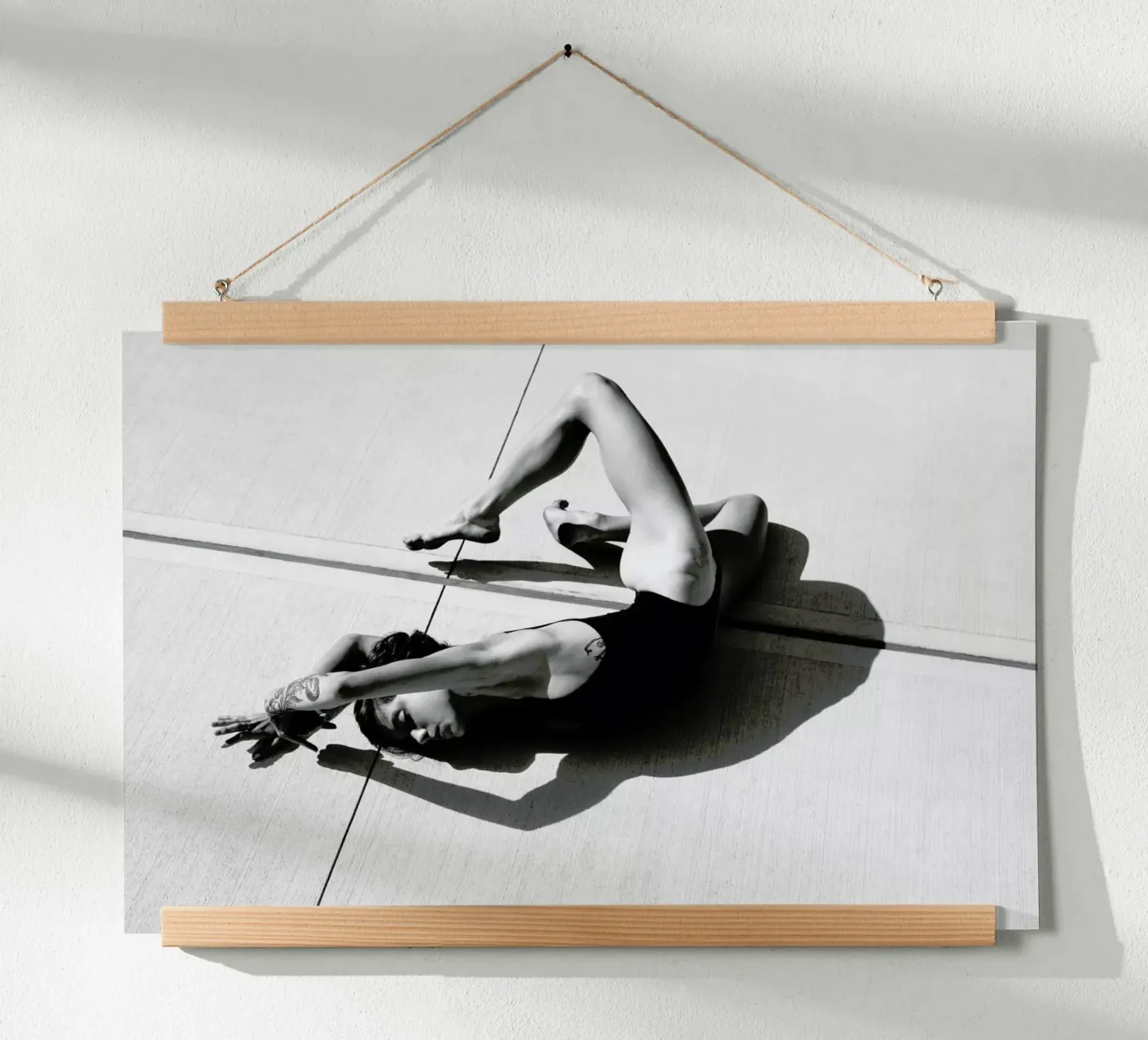 Physicality poster da Runway Collective