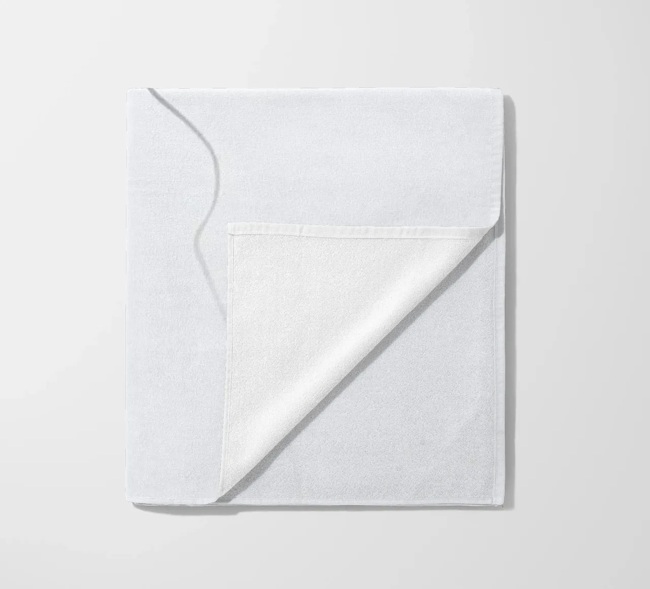 Pose Strandtuch von Graphite