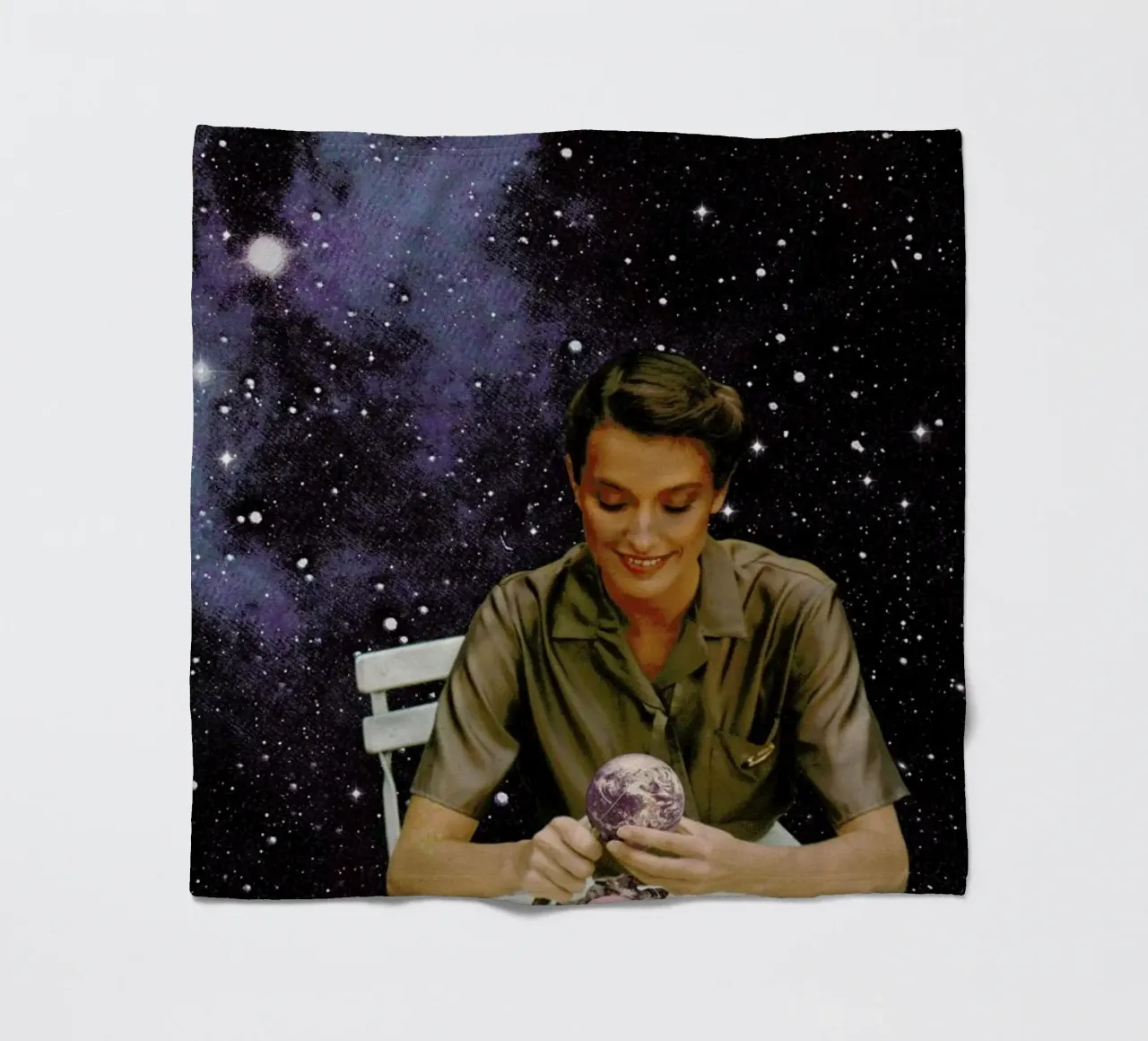 Femme Epluchant La Terre Print coperta in pile da Florent Bodart