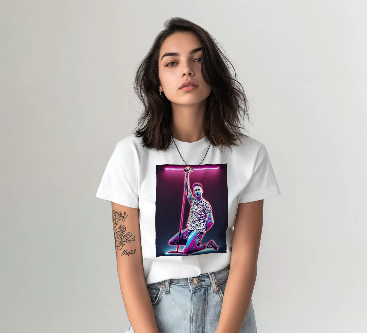 Arte di Adam Levine t-shirt da neonartroom