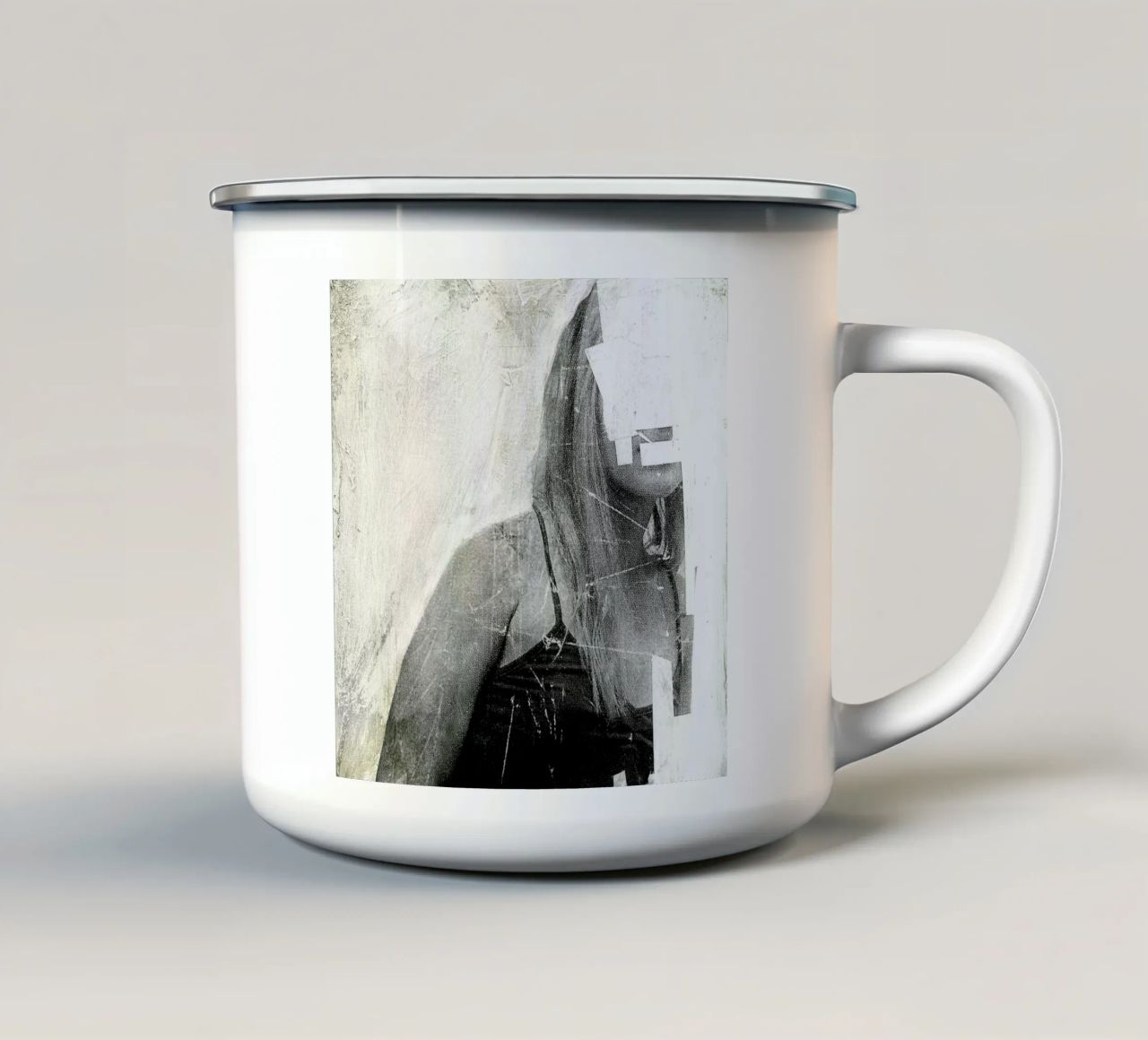 Faceless 03 tazza in smalto da Famous When Dead