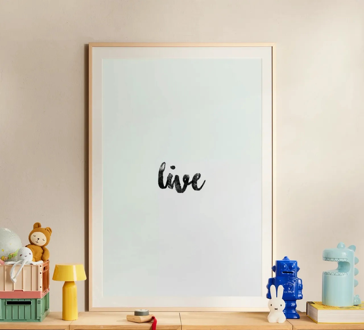 Live poster con telaio in plastica da typed