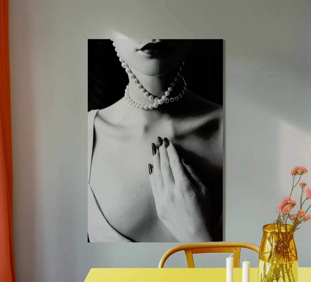 Adornment plexiglass da Runway Collective