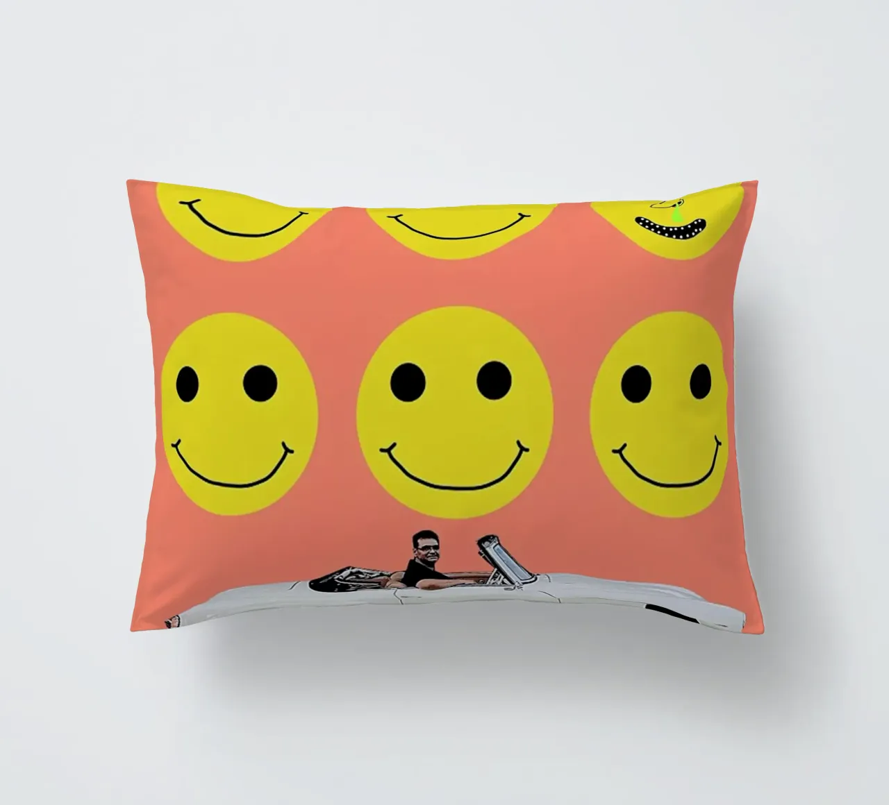 some smiles are more equal than others cuscino da FinnanoFenno