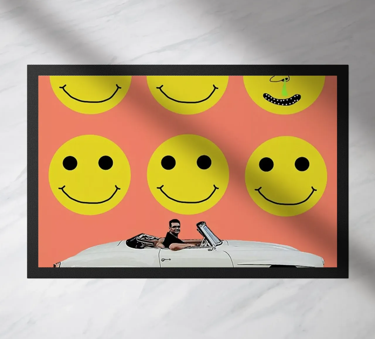some smiles are more equal than others Fußmatte von FinnanoFenno