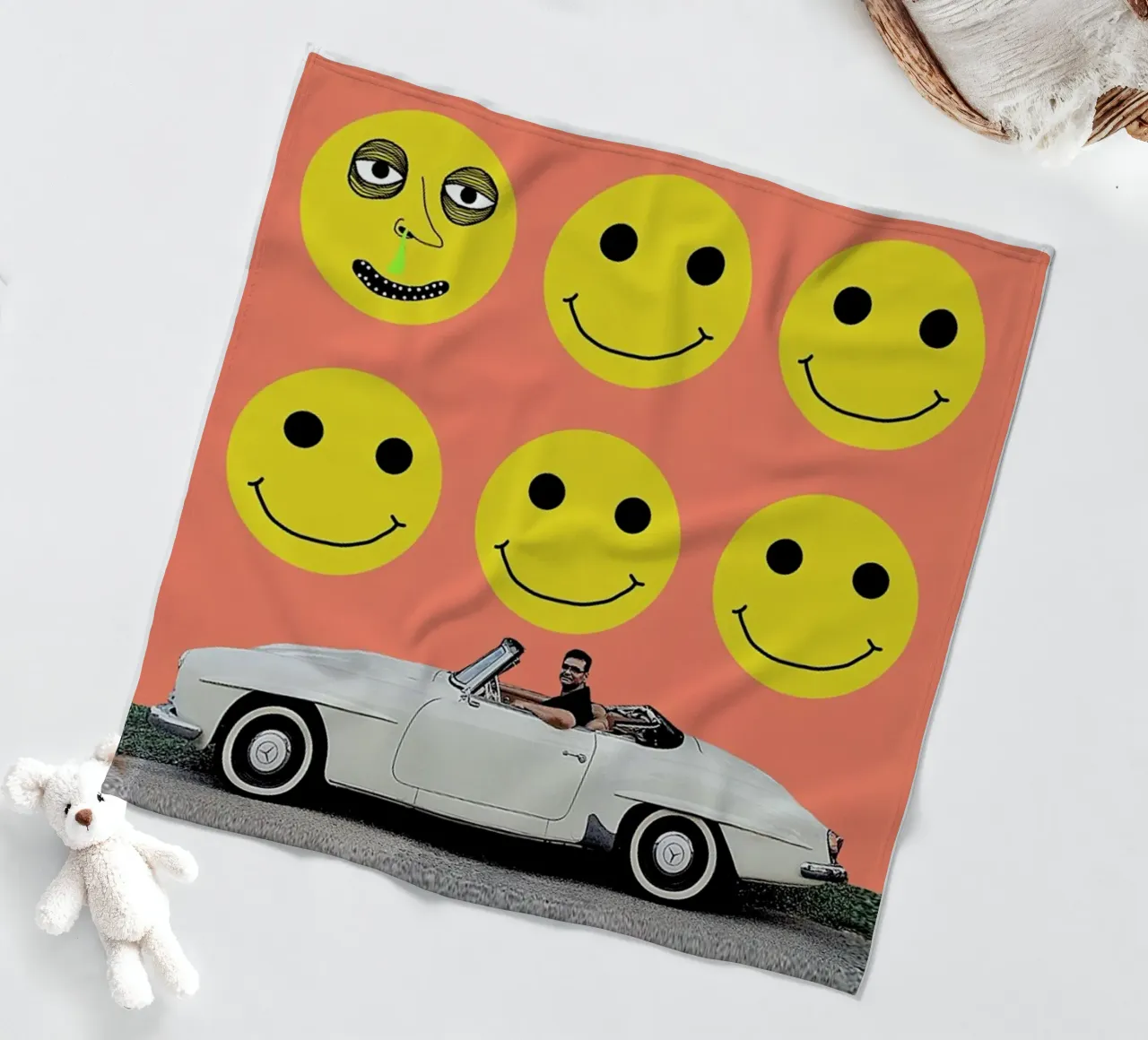 some smiles are more equal than others coperta in pile da FinnanoFenno