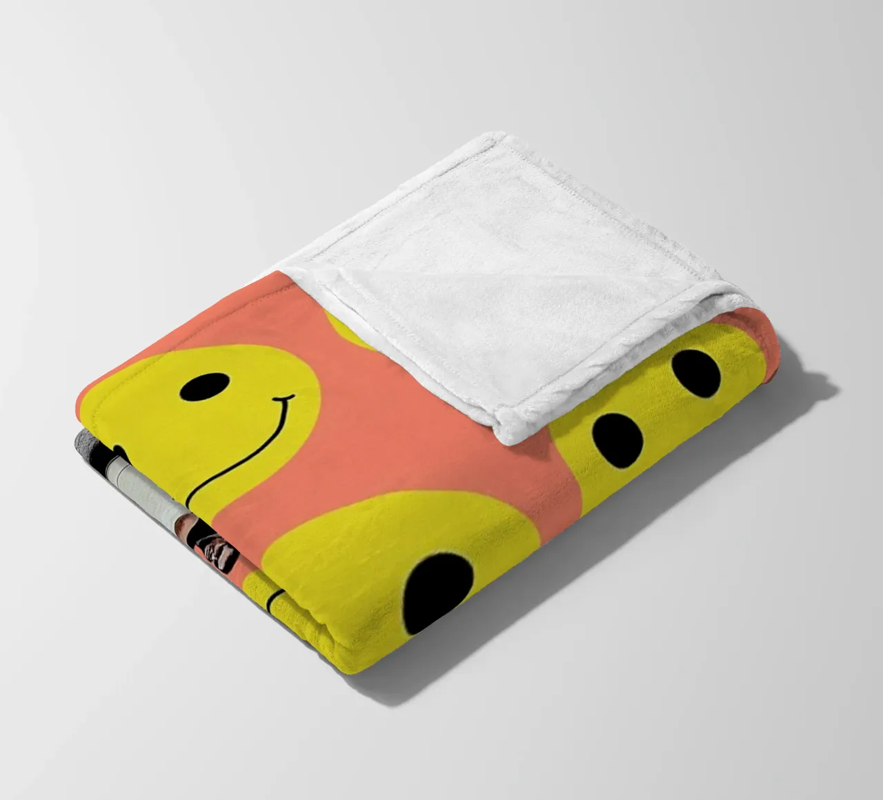 some smiles are more equal than others coperta in pile da FinnanoFenno