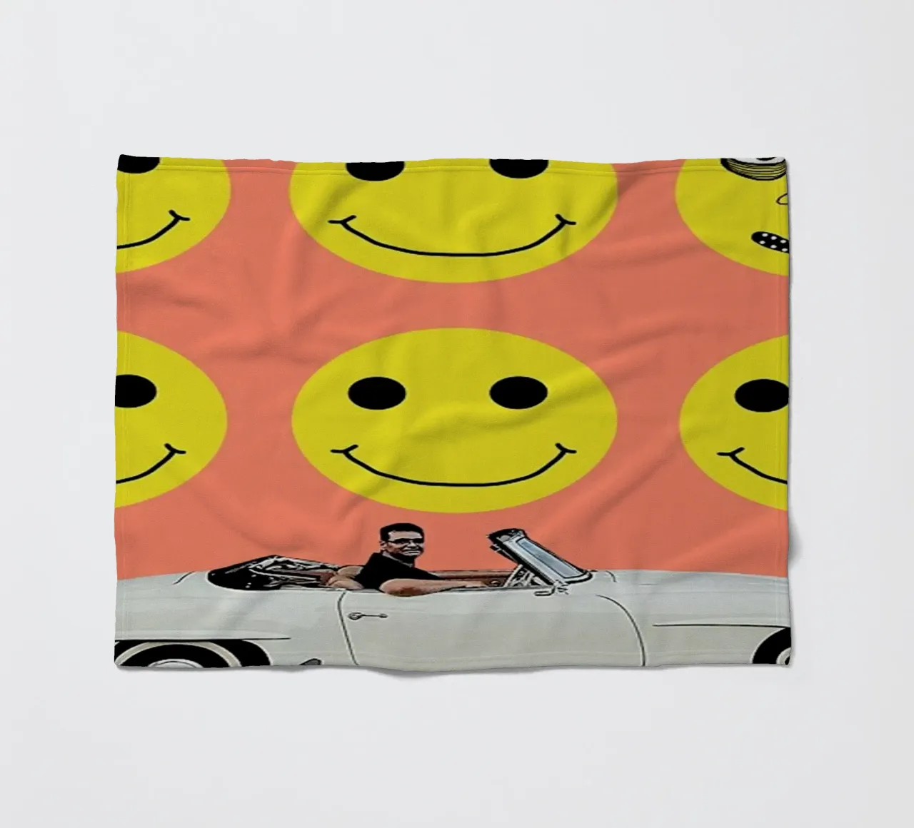 some smiles are more equal than others coperta in pile da FinnanoFenno