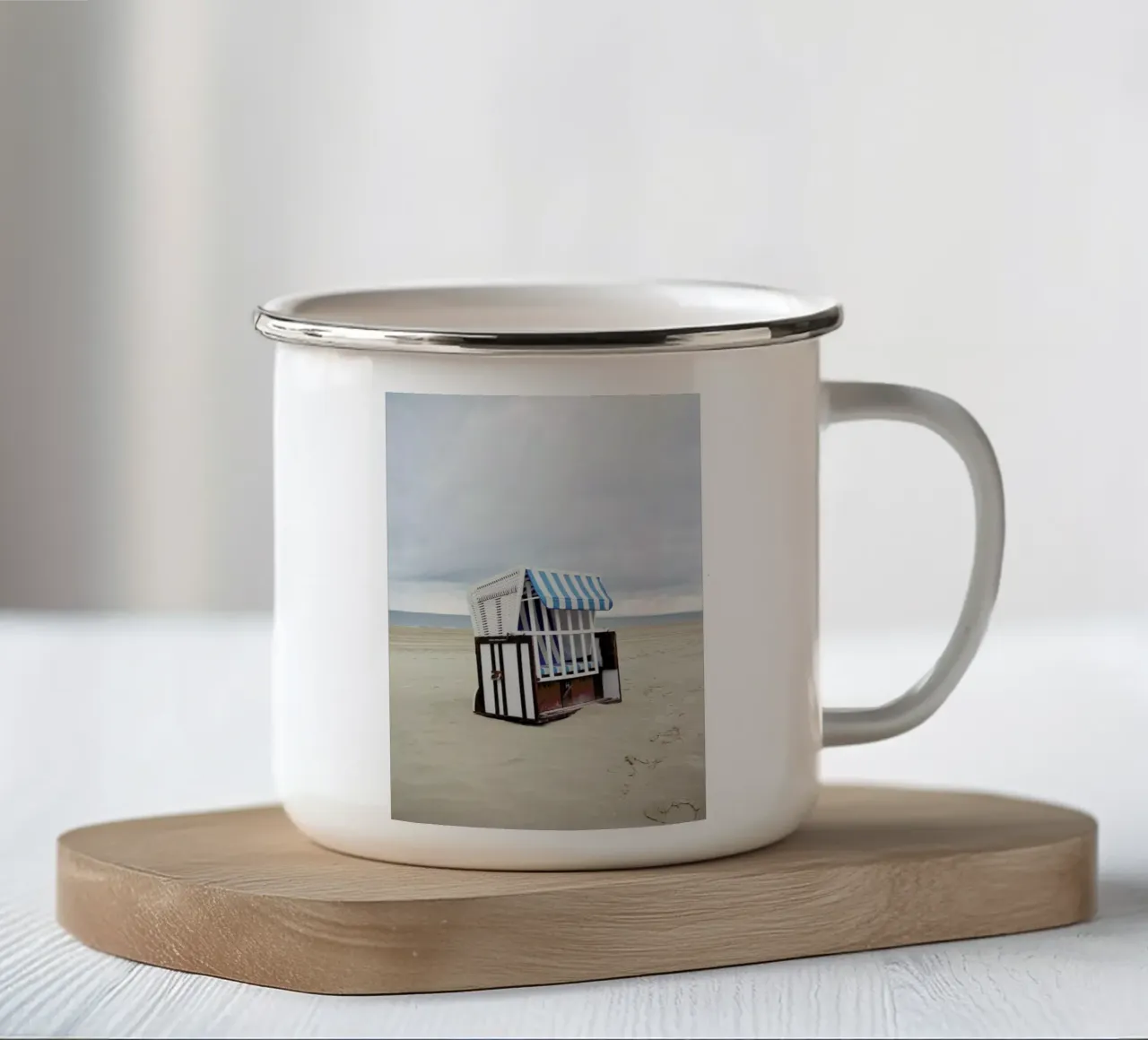 Beach Hut tazza in smalto da METROPOLIS