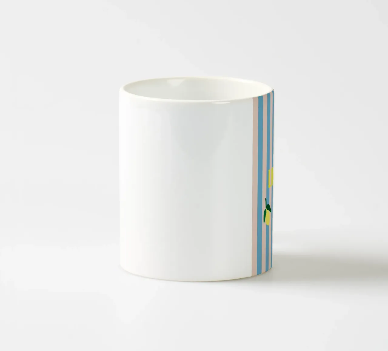 LIMONCELLO Jaune Sur Rayures Bleues avec Citrons mug en céramique de Alisa Knöß