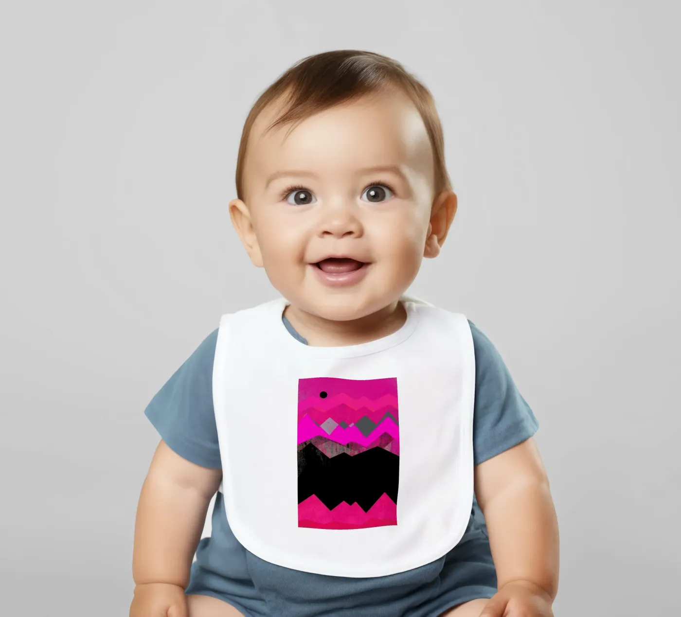 Black Sun Babylätzchen von Elisabeth Fredriksson