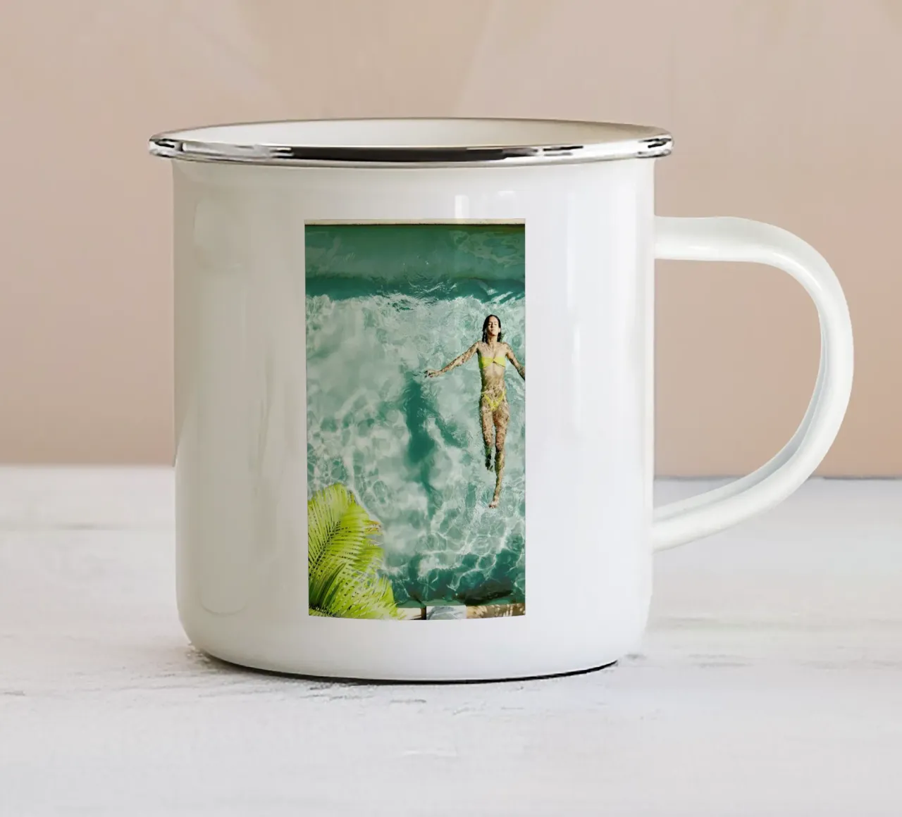 It's a Vibe tazza in smalto da METROPOLIS