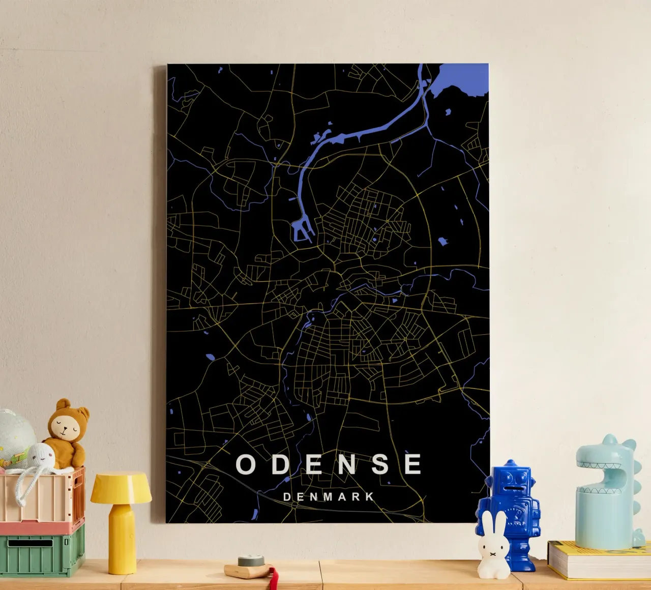 Odense Danimarca - Mappa della città in nero e oro tela con Cornice a cassetta da Cartographers Library