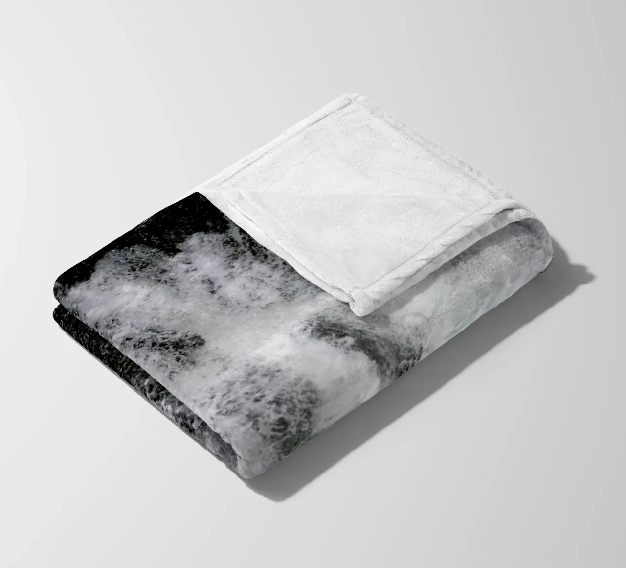 Waterfall a Million Drops of Water coperta in pile da Studio Nahili