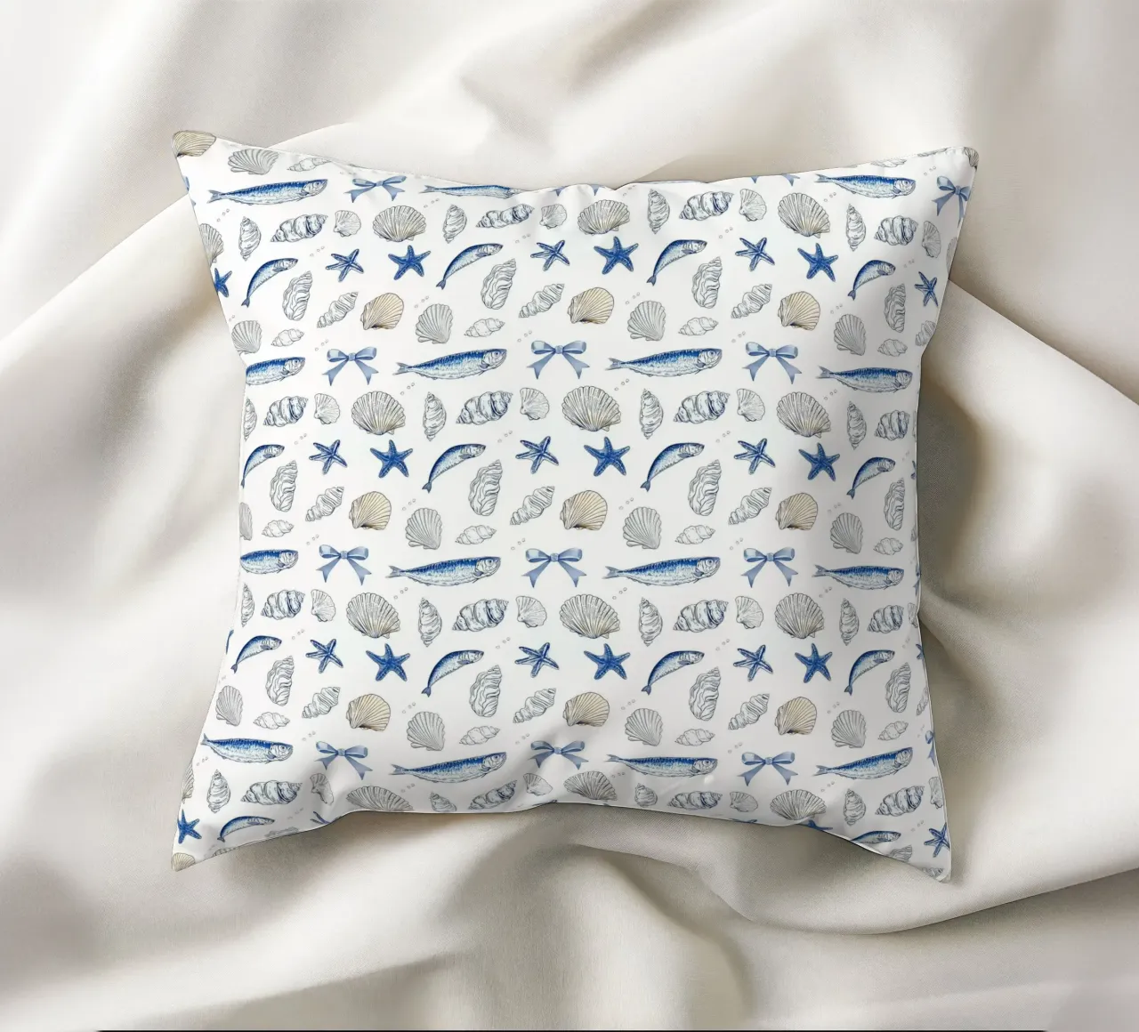 Sardine blu navy Conchiglie pesce pescatore Charm nautico cuscino da Gentle Echoes Art