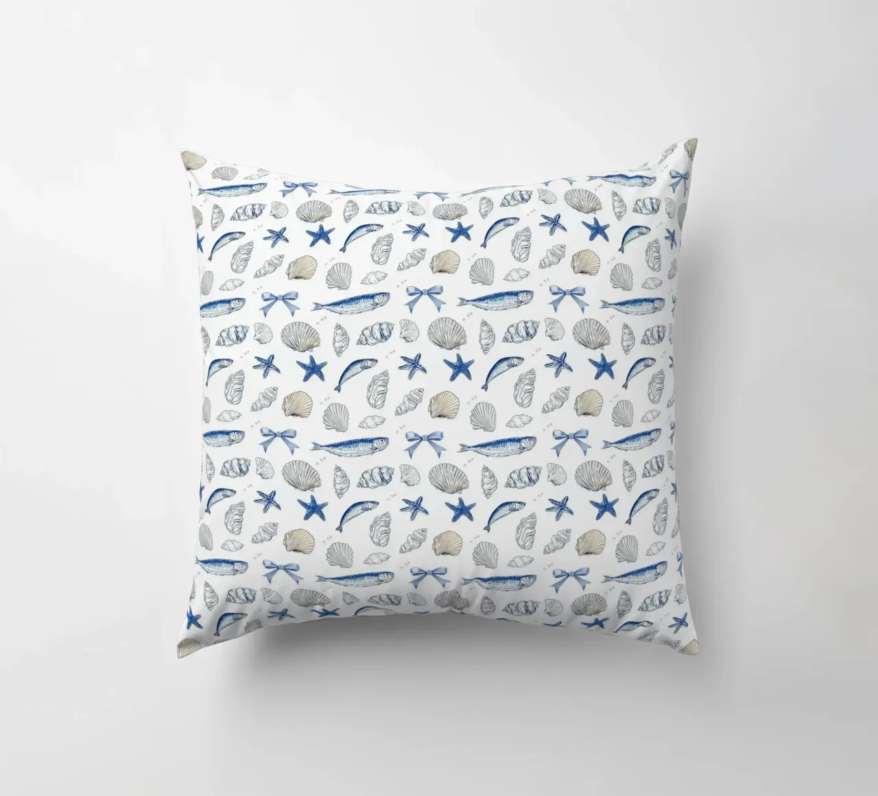 Sardine blu navy Conchiglie pesce pescatore Charm nautico cuscino da Gentle Echoes Art