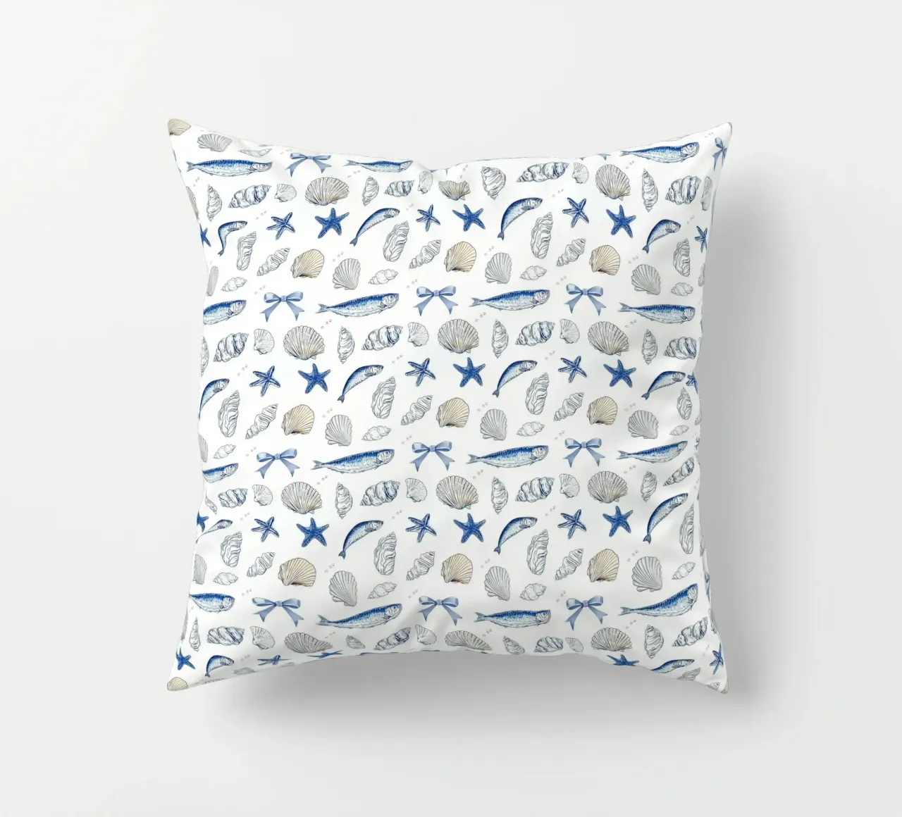 Sardine blu navy Conchiglie pesce pescatore Charm nautico cuscino da Gentle Echoes Art