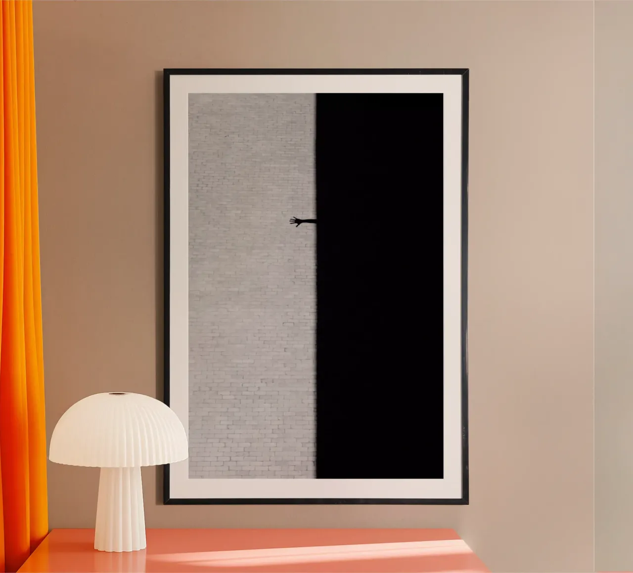 Reach Out poster con telaio in legno da Rupert Höller