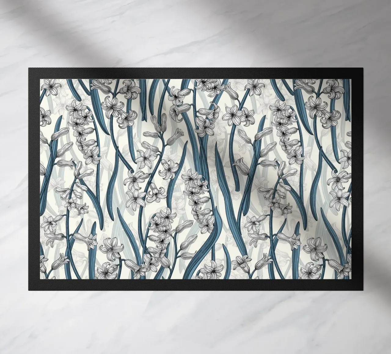 Fiori di giacinto bianco su bianco zerbino da Painted Nature