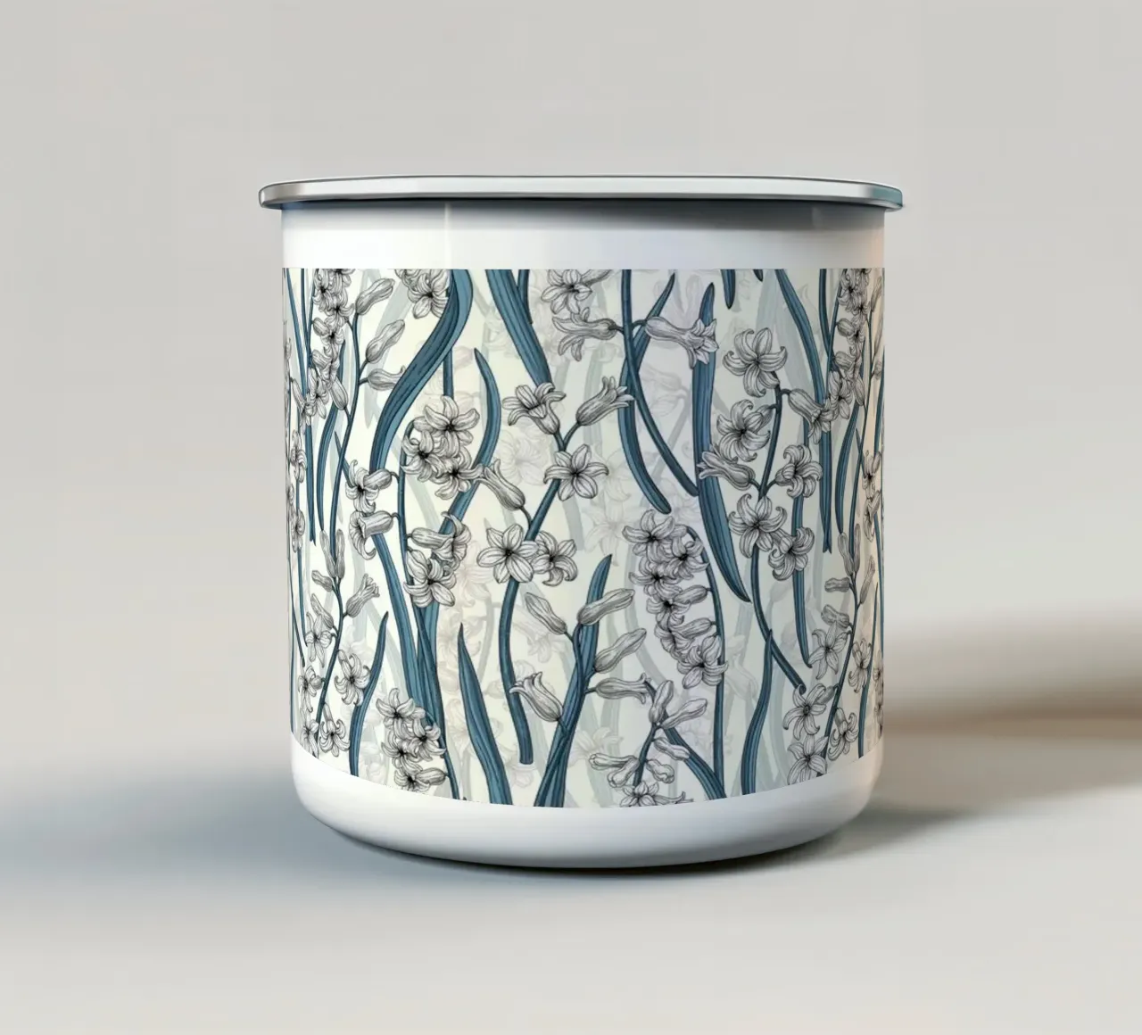 Fiori di giacinto bianco su bianco tazza in smalto da Painted Nature