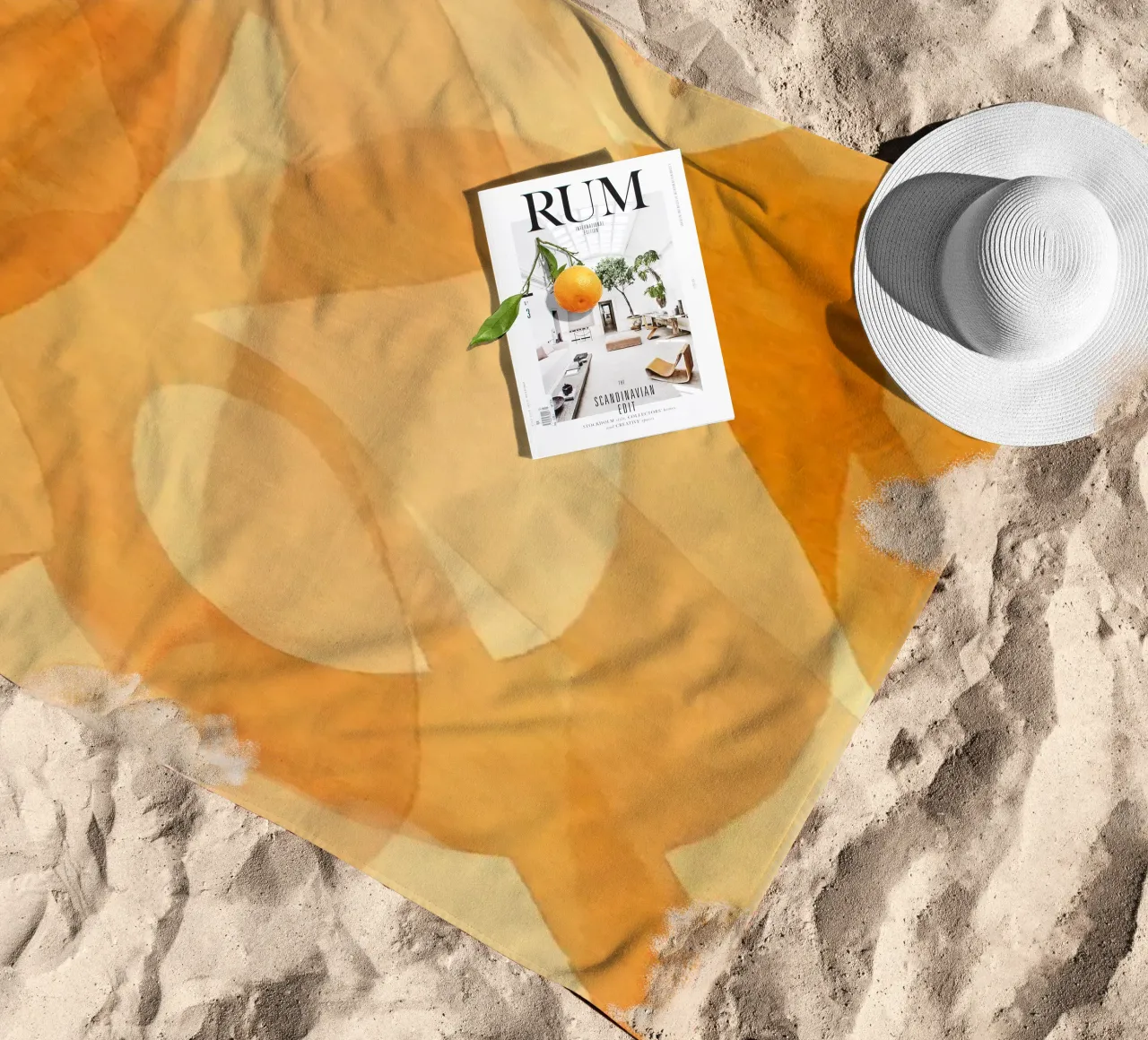 Tangerine Acquerello Pennellate Curve telo mare da Andrea Haase Modern Home