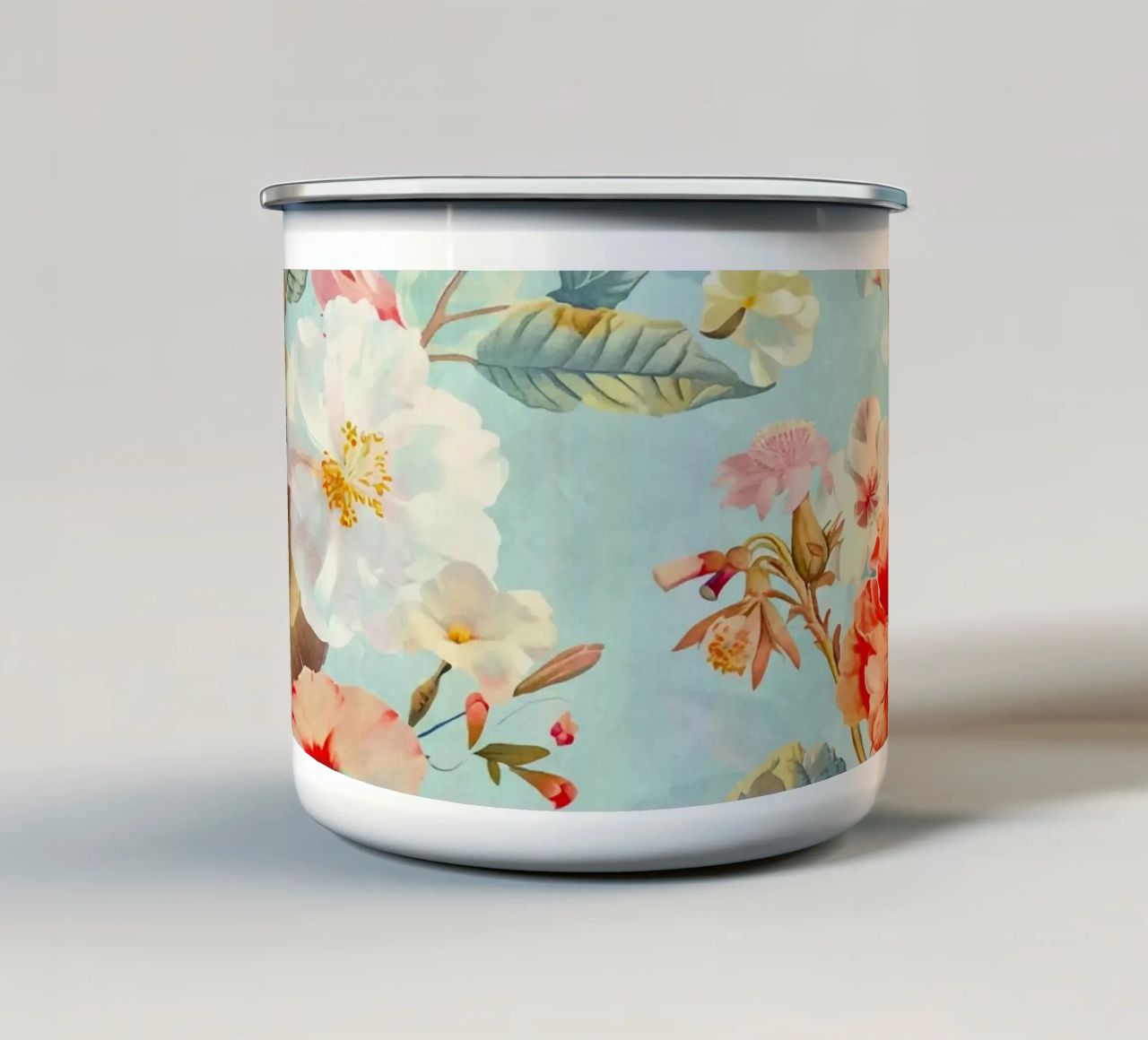 Fiori neo kitsch pastello retrò tazza in smalto da Andrea Haase Floral Passion