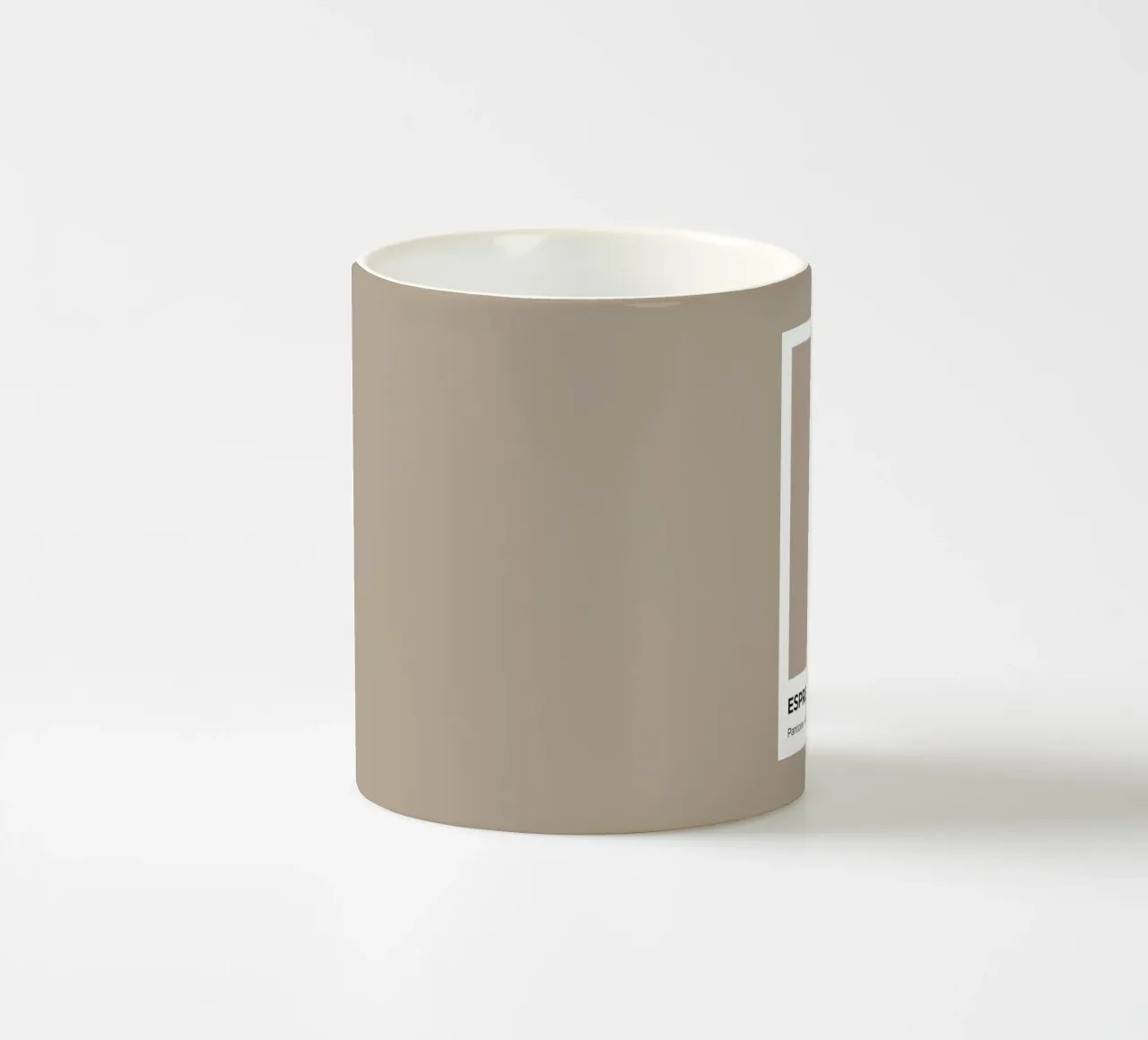 Espresso Martini Pantone tazza in ceramica da Paigaam Studio