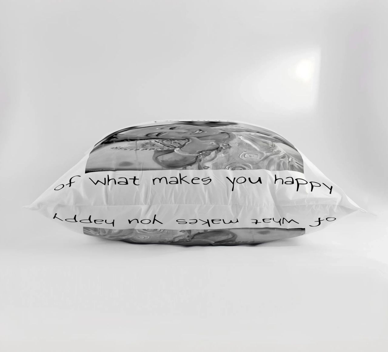 Do more of what makes you happy cuscino da Happy 😃 Art 🎨 by Christine Schnoell