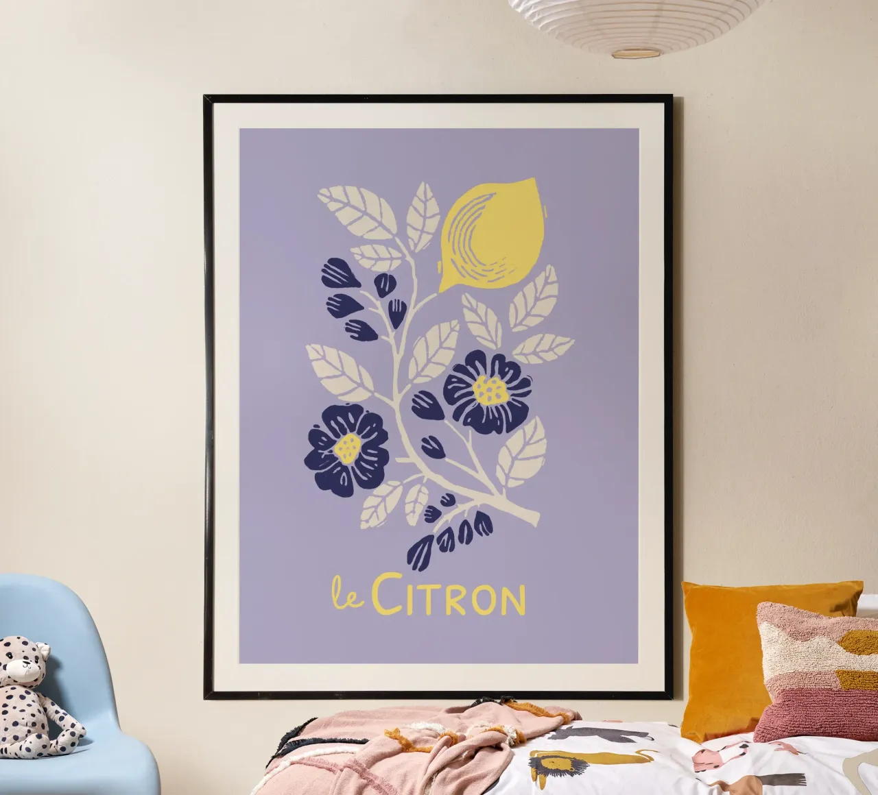 Le Citron - Botanischer Zitronen- und Blumendruck in Lavendel Hahnemühle von showmemars