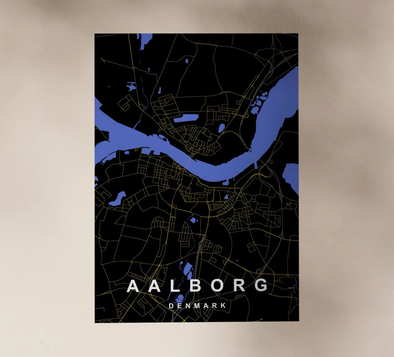 Mappa della città di Aalborg Danimarca Nero e Oro pellicola backlit da Cartographers Library