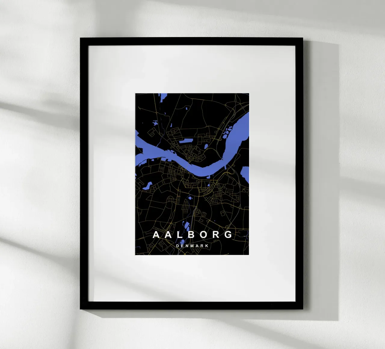 Mappa della città di Aalborg Danimarca Nero e Oro poster da Cartographers Library