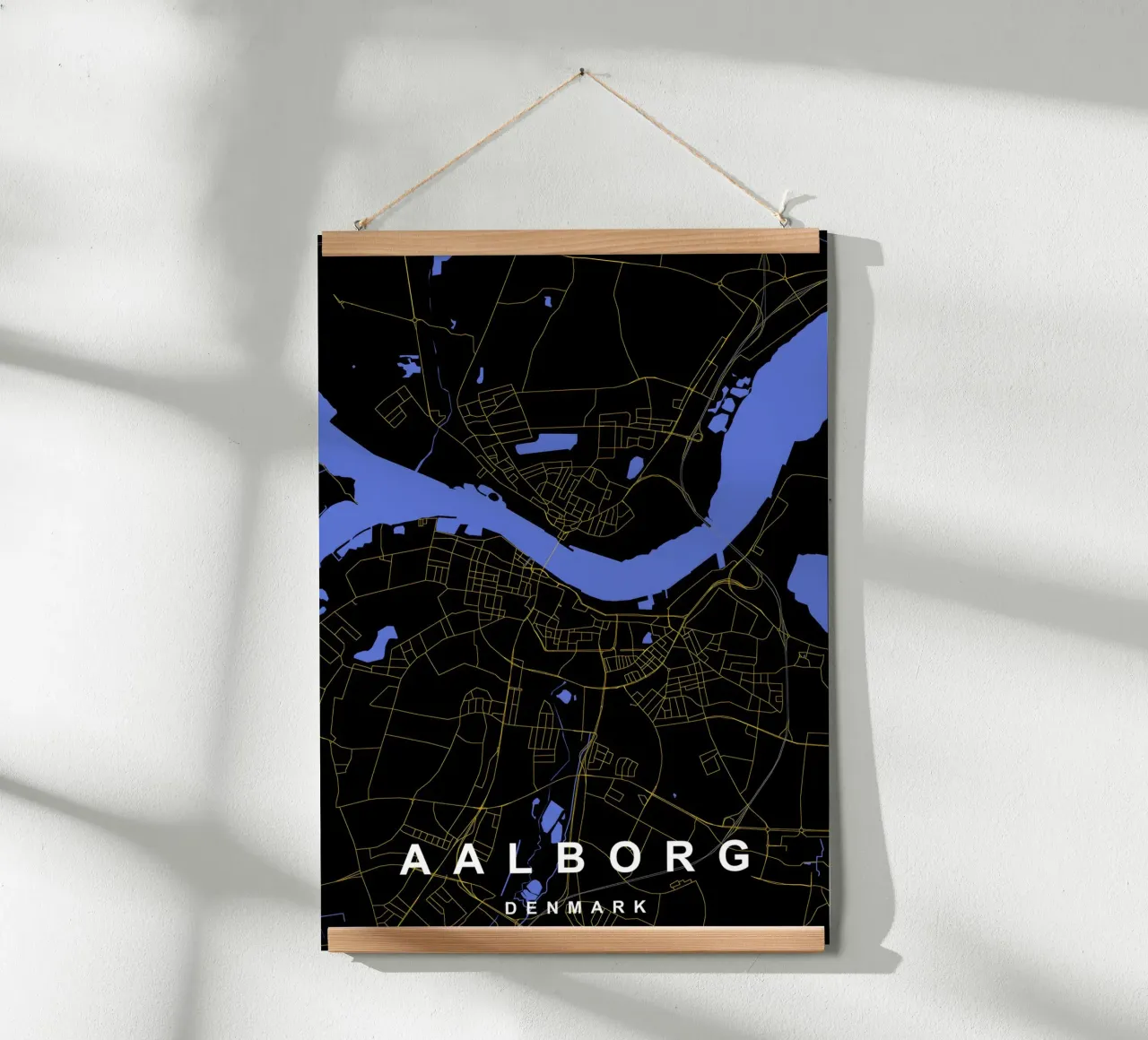 Mappa della città di Aalborg Danimarca Nero e Oro poster da Cartographers Library